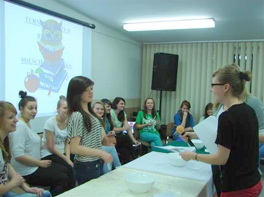 TURNIEJ WIEDZY O REGIONIE ORAZ MIEŚCIE OSTROŁĘKA, PT: „AWANTURA O WIEDZĘ”.