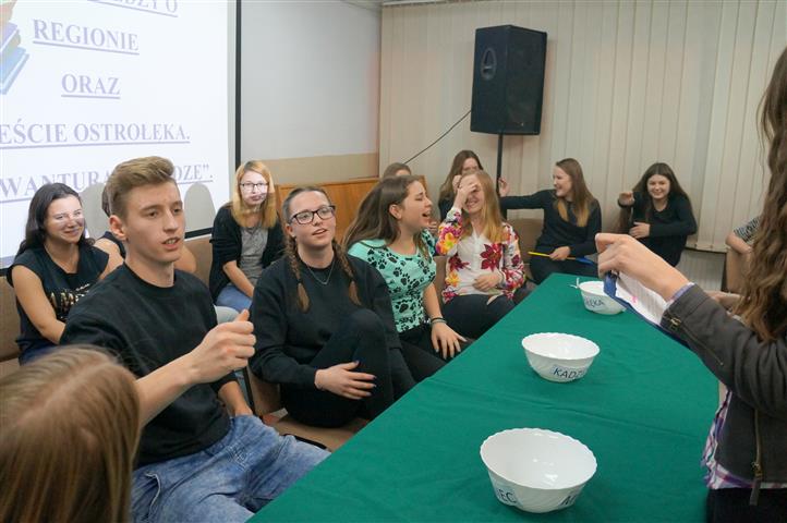 TURNIEJ WIEDZY O REGIONIE ORAZ MIEŚCIE OSTROŁĘKA, PT: ”AWANTURA O WIEDZĘ”