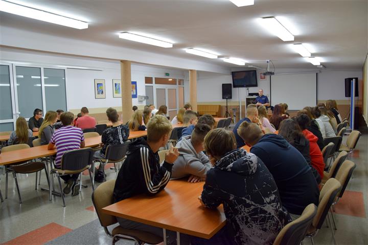 Pogadanka edukacyjno – profilaktyczna z przedstawicielem policji