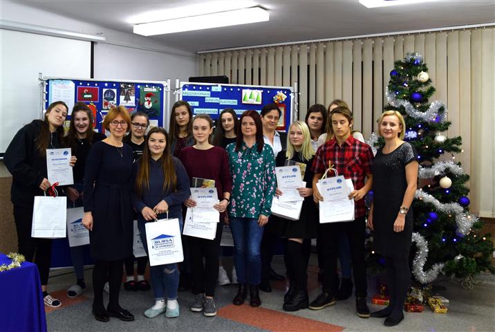 Roztrzygnięcie VI Międzyinternackiego Konkursu Plastycznego na Kartkę Bożonarodzeniową