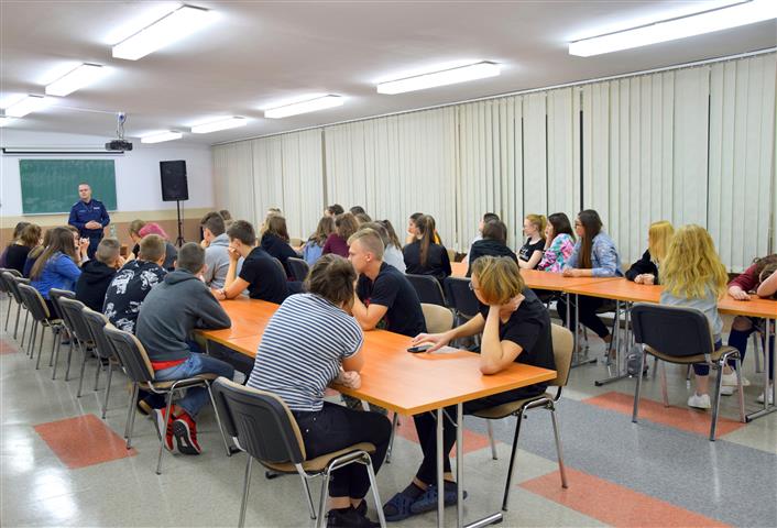 Pogadanka edukacyjno -profilaktyczna z przedstawicielem policji